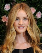 Rosie Huntington Whiteley ロージー・ハンティントン・ホワイトレー