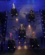 Бантон, Бекхэм, Браун, Холливелл, Чисхолм, Spice Girls (Спайс Герлс) на закрытии олимпийский игр 12.08.12 (190xHQ) 9e1460209821976