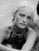 Amber Valletta