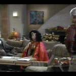 Roz Doyle) played by Peri Gilpin