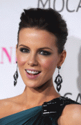 5d694756140018.gif