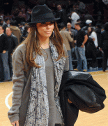 5cdaef61464698.gif